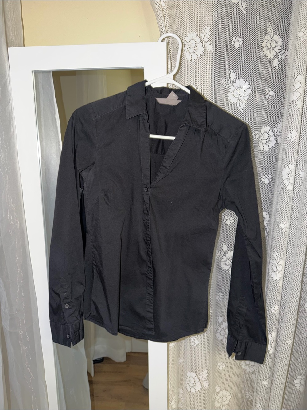 H&M Black Long-Sleeve Button Front Blouse